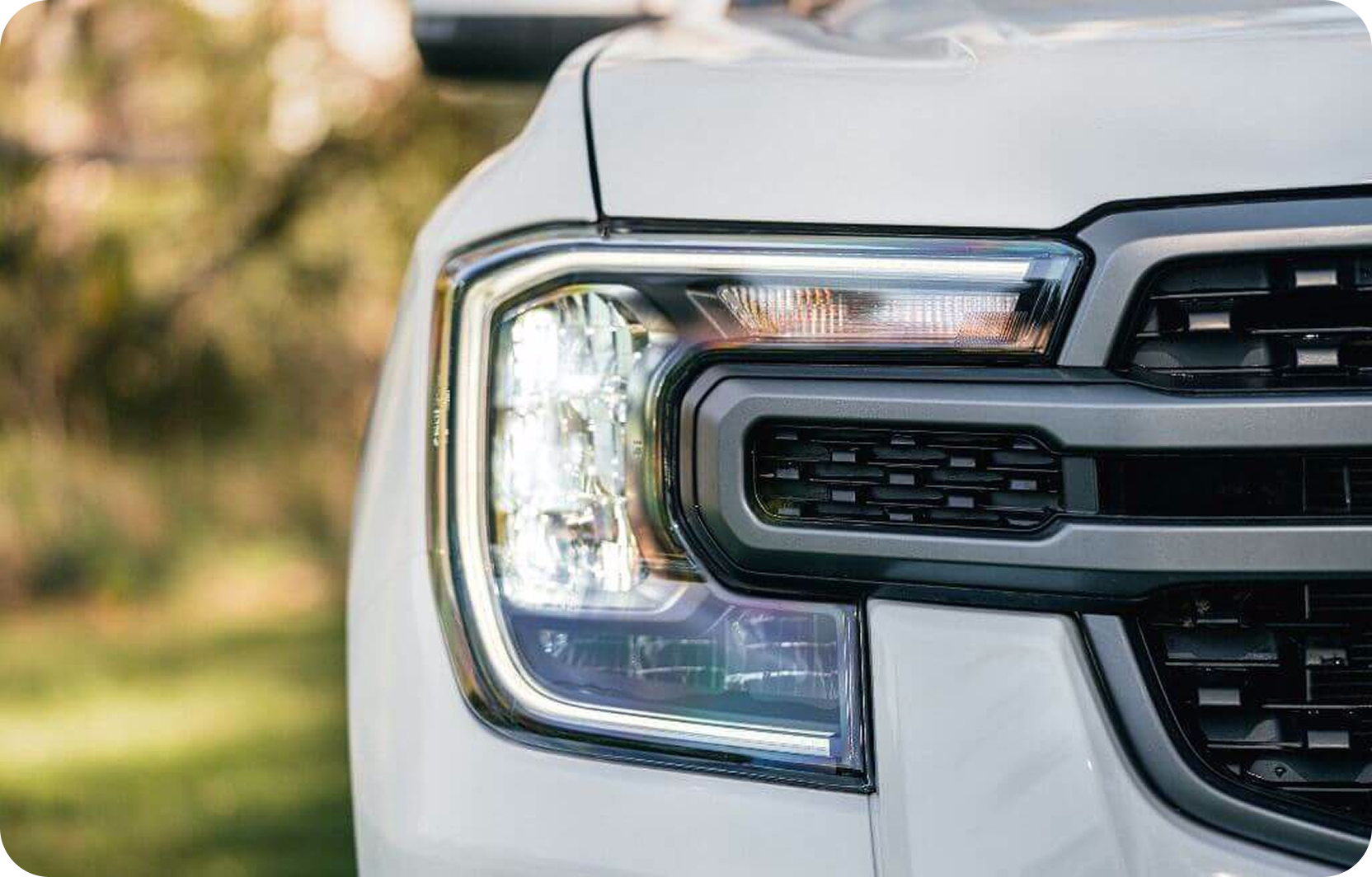 Detalhe do farol da Ranger